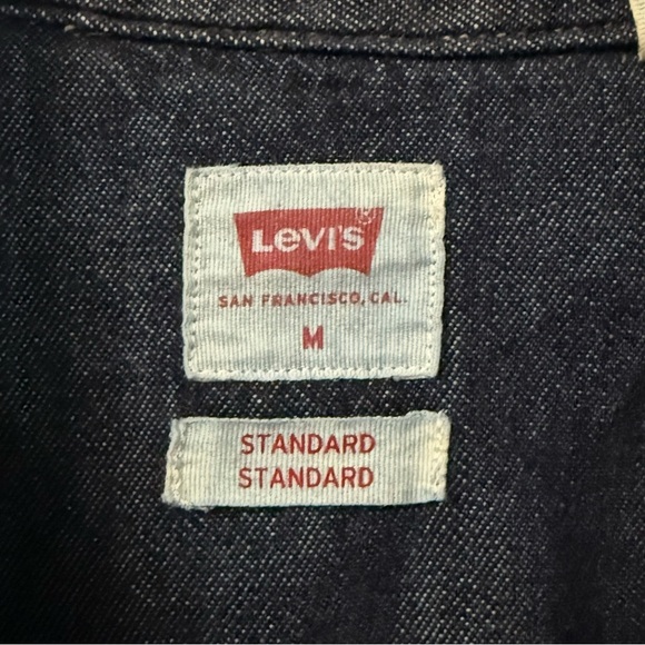 Levi's Dark Blue Button Down Shirt - Picture 2 of 9